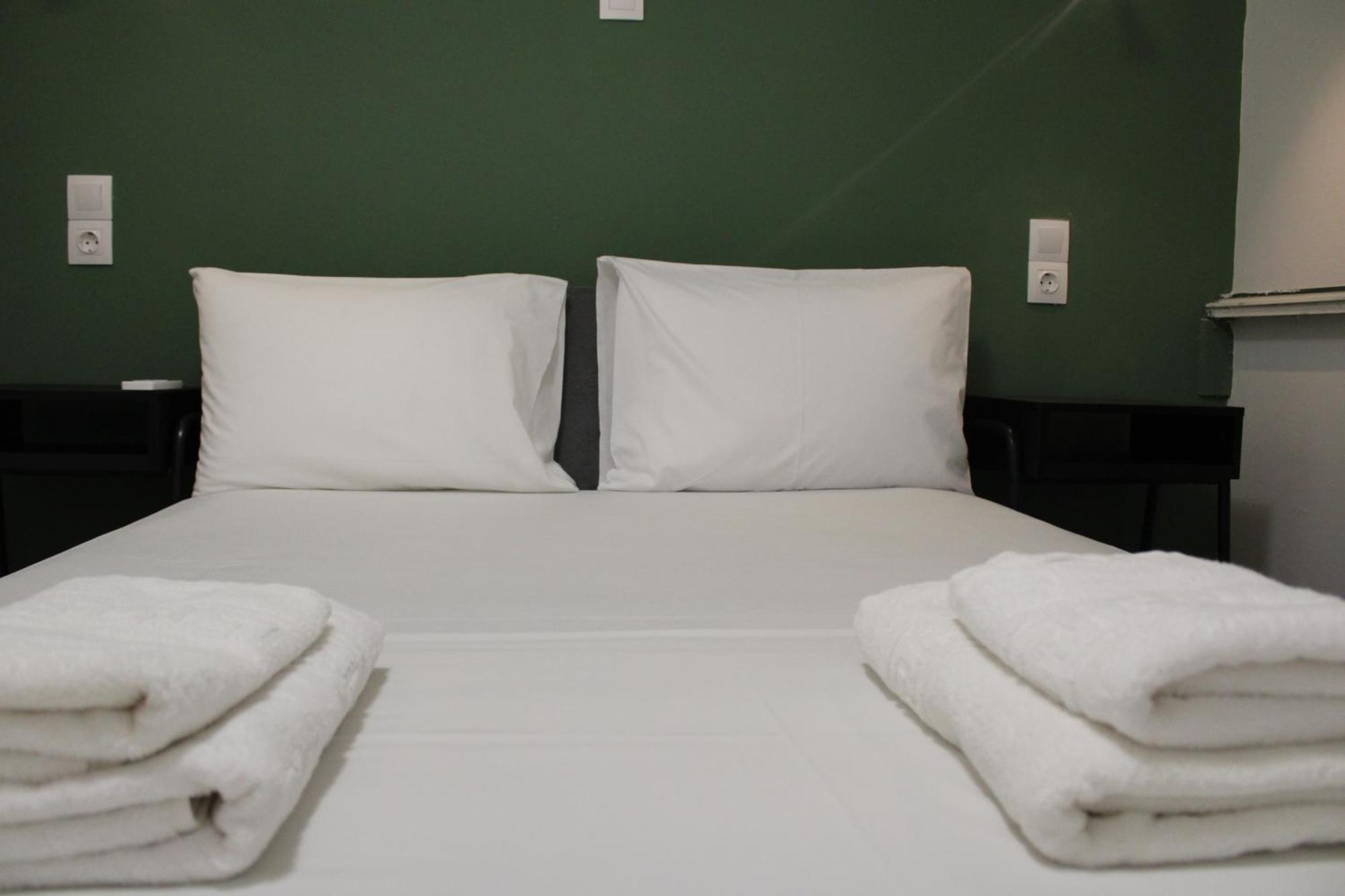 Themis 16 Apartment *
