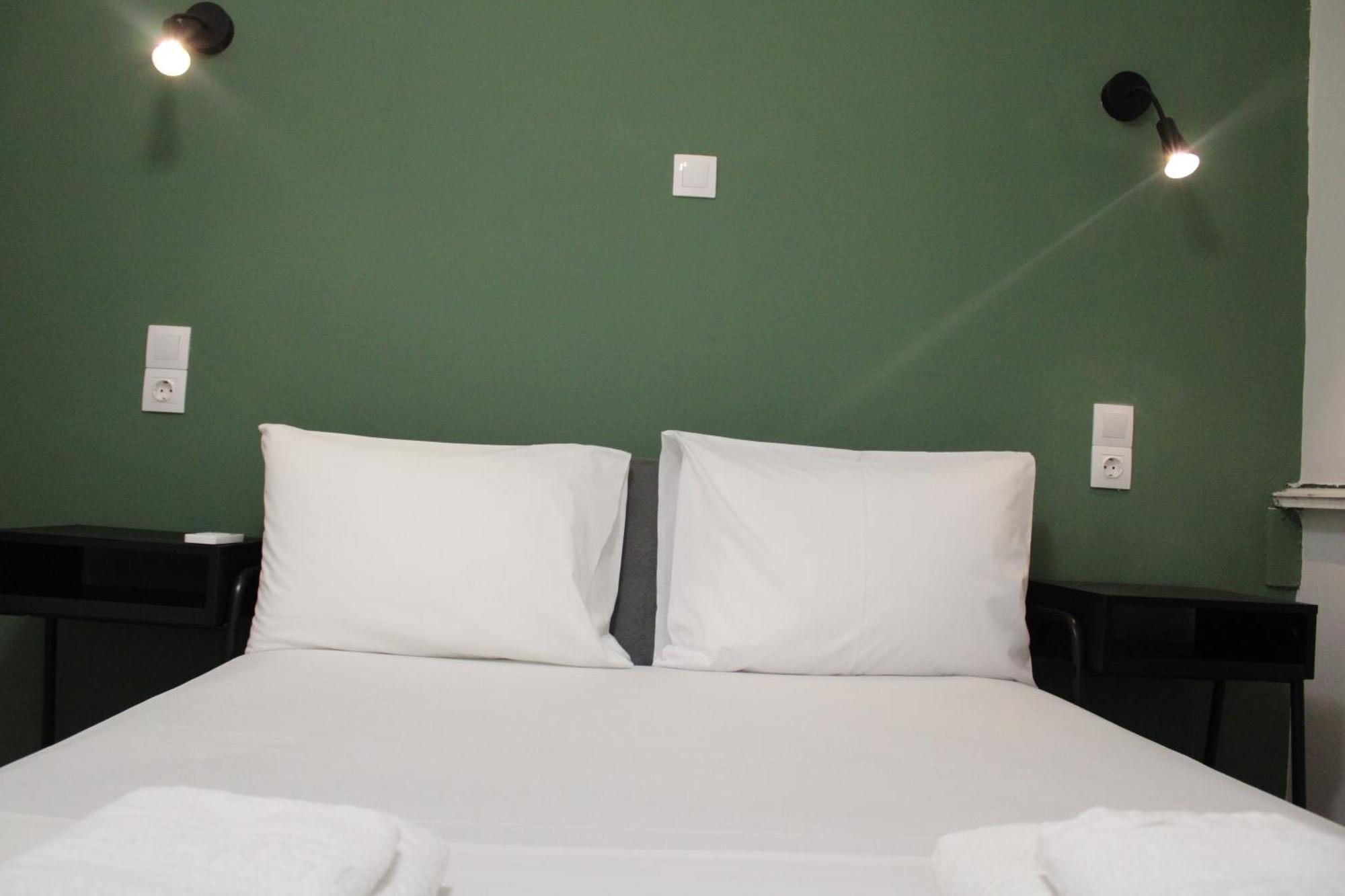 Themis 16 Apartment *