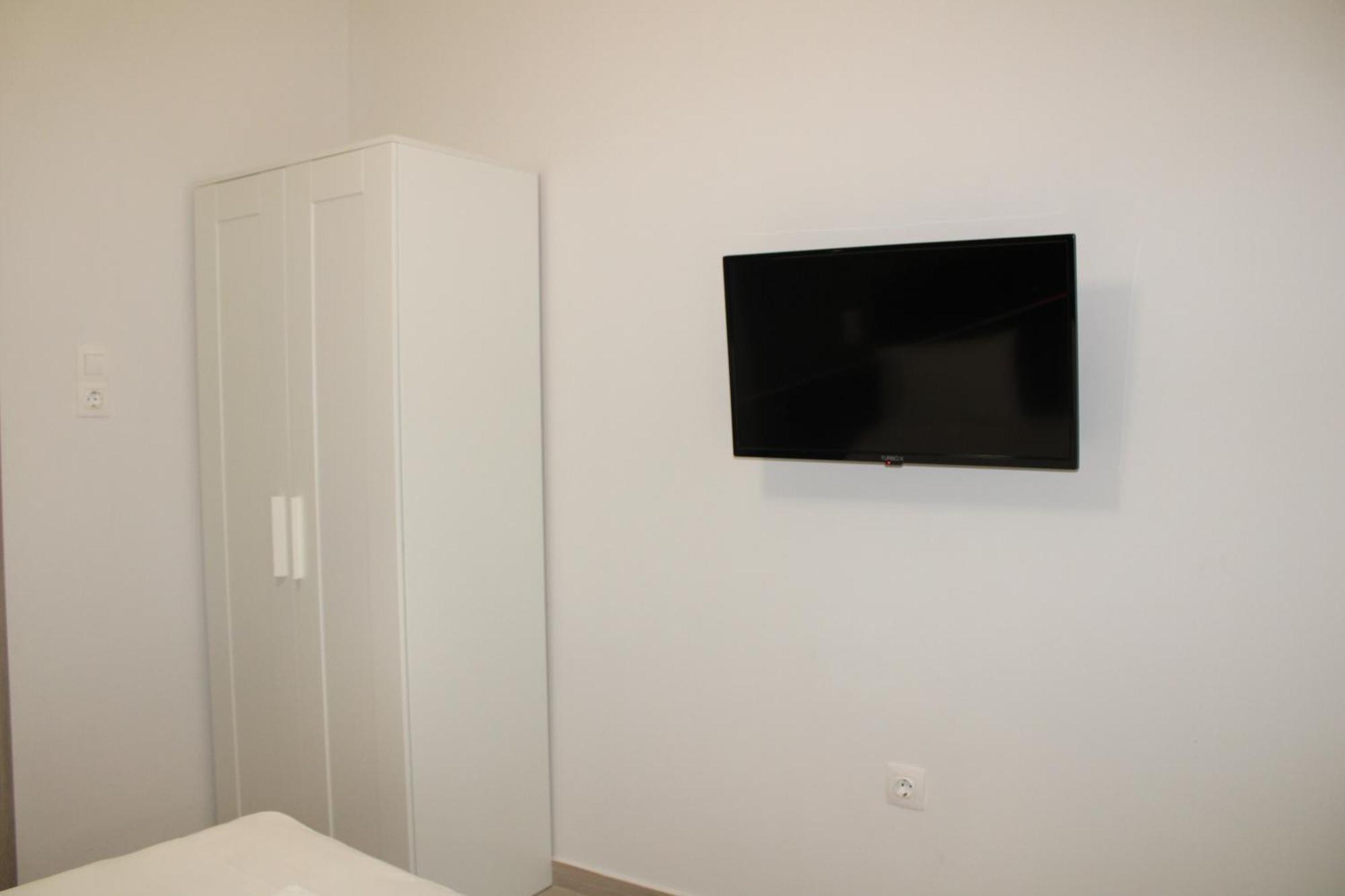 Themis 16 Apartment *